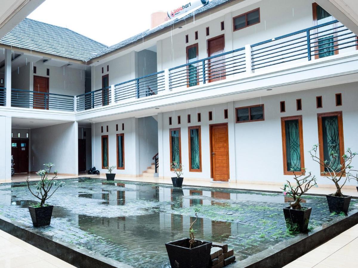 OYO 2912 Graha Minda Syariah Hotel Bandar Lampung Bagian luar foto